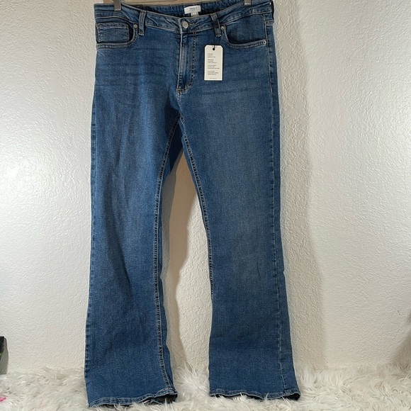 FOREVER 21 PREMIUM Low Rise Slim Fit Bootcut Leg Denim Jeans Size 30 NEW - Picture 2 of 12